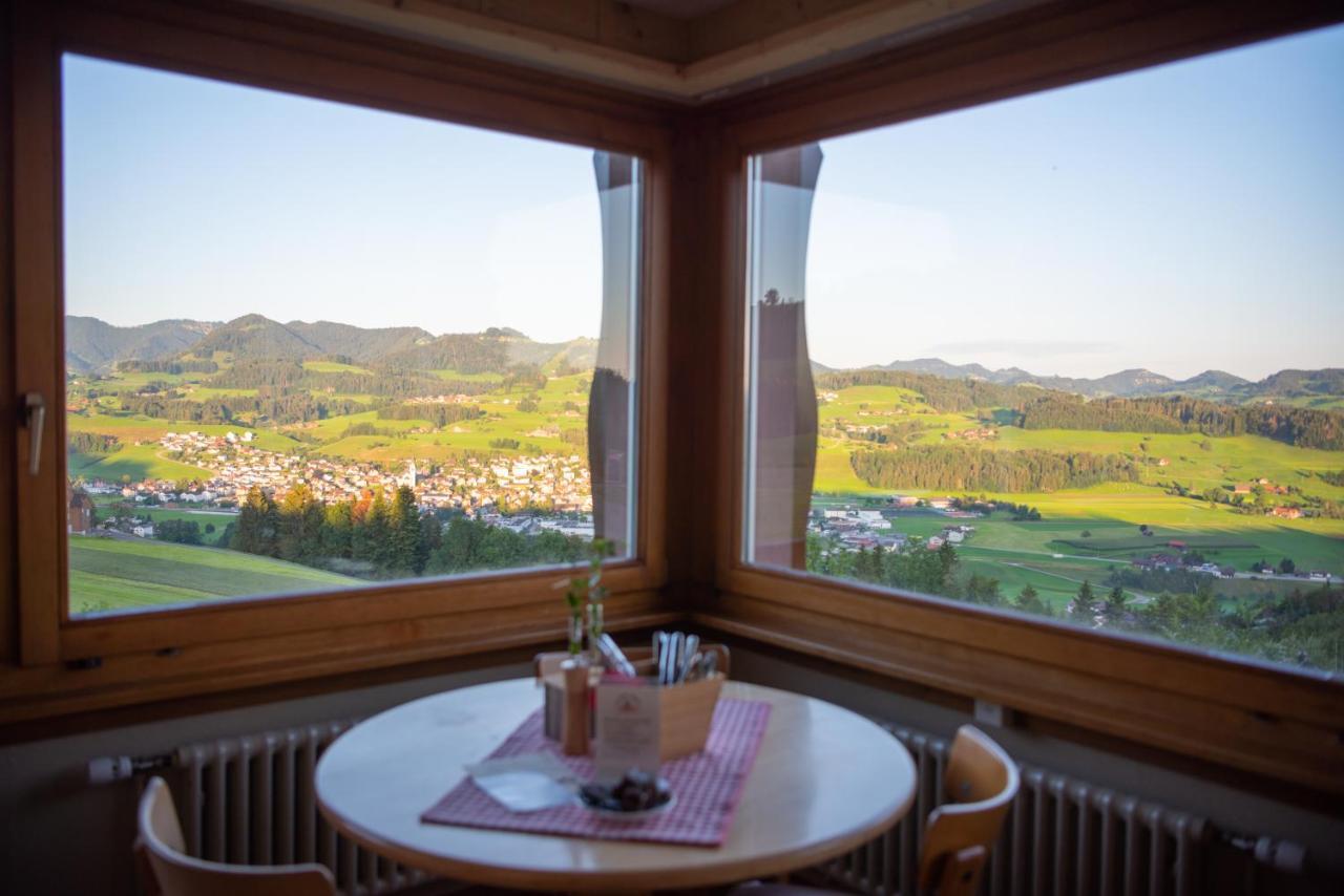 Restaurant Und Kaeserei Berghof Ganterschwil ภายนอก รูปภาพ