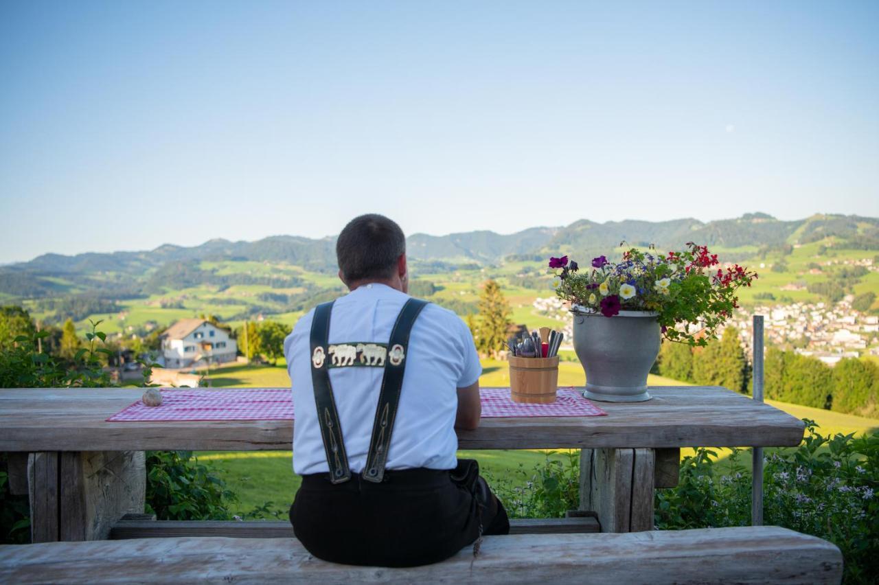 Restaurant Und Kaeserei Berghof Ganterschwil ภายนอก รูปภาพ