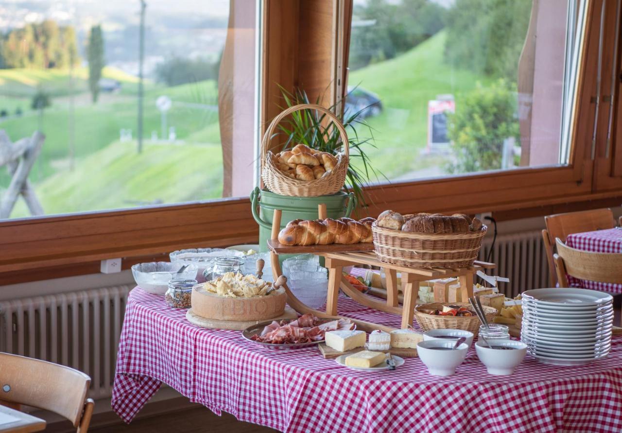 Restaurant Und Kaeserei Berghof Ganterschwil ภายนอก รูปภาพ